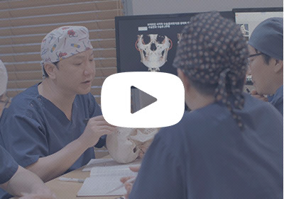 원장님 수술 회의 배너이미지